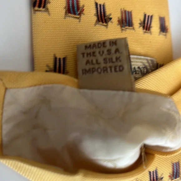 Tommy Bahama’s Off Island Imported Silk Tie with Beach Chairs Made in USA - Picture 7 of 7